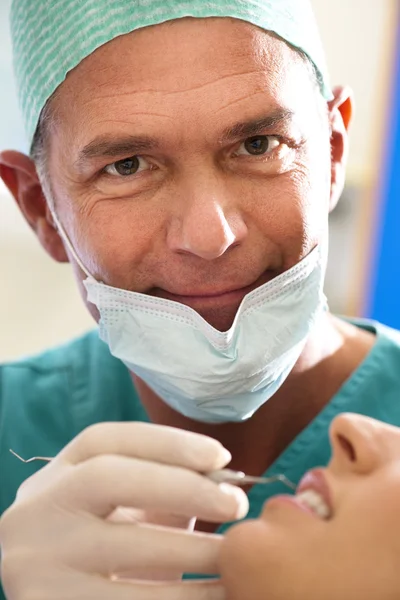Retrato Dentista Masculino Trabajo —  Fotos de Stock