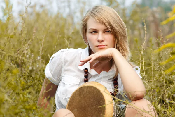 Menina com tambor — Fotografia de Stock