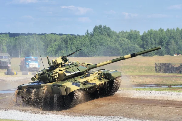 Bojový tank. — Stock fotografie