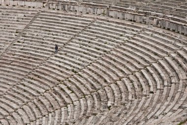 epidaurus adlı tiyatro