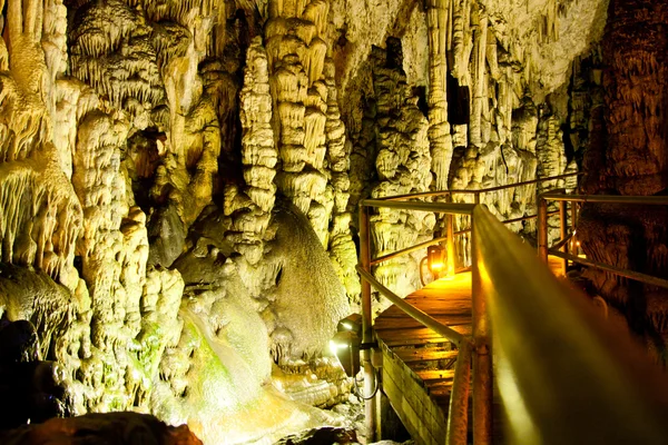 Caverna Dikteo Andro — Fotografia de Stock