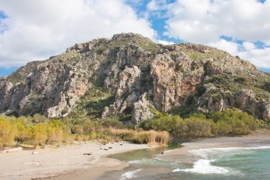 preveli Orman Gölü ve palm