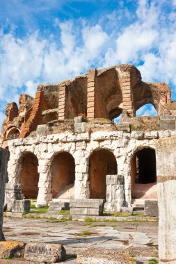 Santa maria capua vetere amfi tiyatro