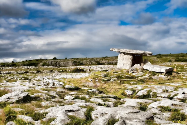 Poulnabrone dolmen — Zdjęcie stockowe