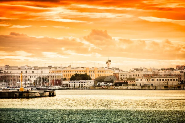 Coucher de soleil sur Bari — Photo
