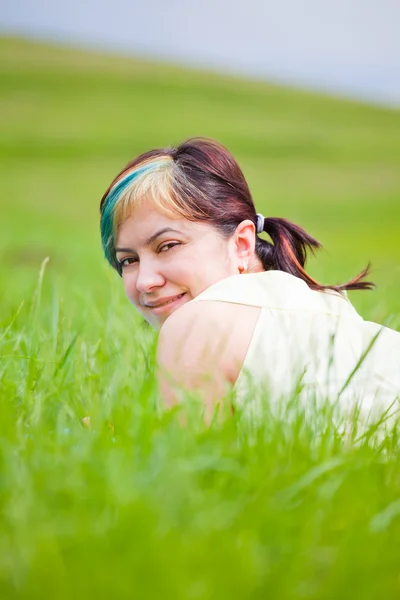 Woman enjoying a day outdoor — Stock Photo, Image