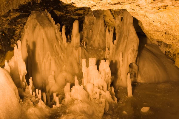 Jaskini scarisoara — Zdjęcie stockowe