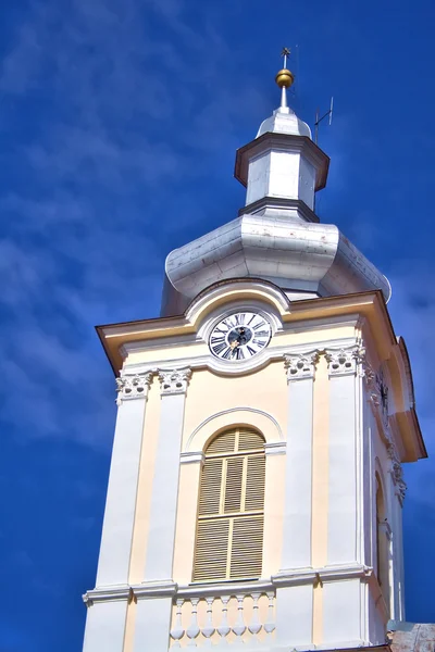 Εκκλησία στο targu secuiesc — Stockfoto