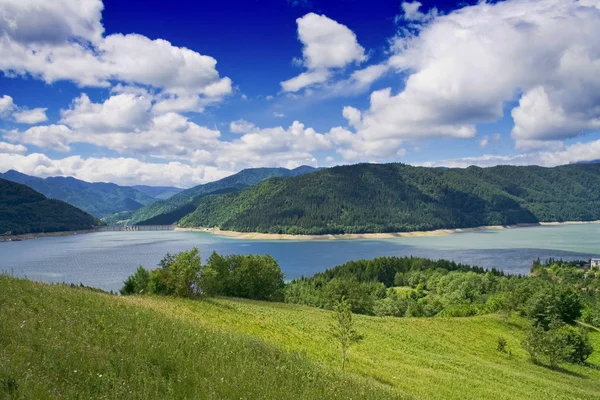 Lago izvorul muntelui — Fotografia de Stock