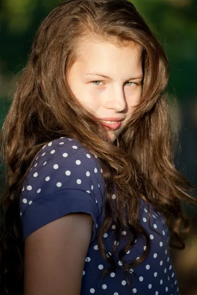 Hermosa chica adolescente — Foto de Stock