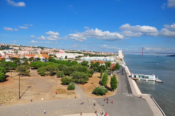 Portugal. överbrygga den 25 april — Stockfoto