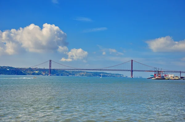 Portugal. Bridge on 25 April — Stock Photo, Image