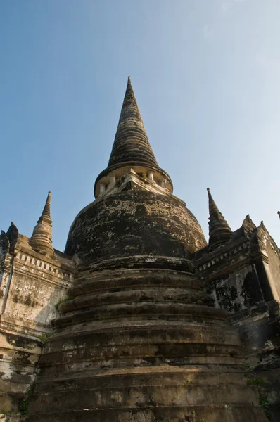 Stupa (chedi) de um Wat em Ayutthaya, Tailândia — Fotografia de Stock