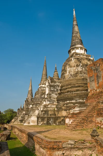 Stupa (chedi) de un Wat en Ayutthaya, Tailandia — Foto de Stock