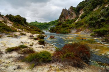 mineral çökeller ile sıcak akım