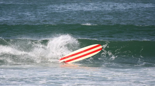 Sörfçü bir forehand yapma — Stok fotoğraf