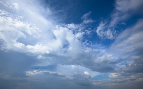 Синє небо поверхні — стокове фото