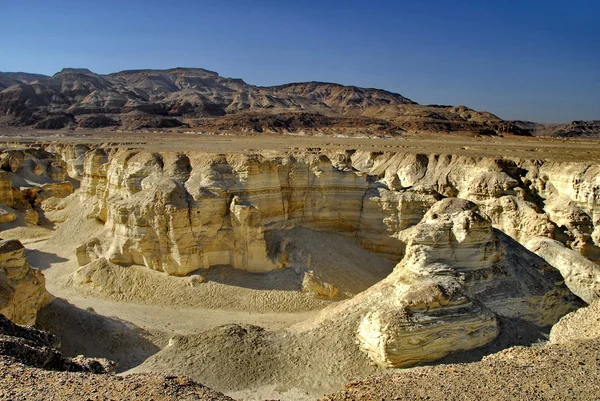 Felsen in einer Wüste — Stockfoto