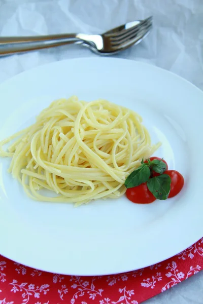 Spaghetti su un piatto — Foto Stock