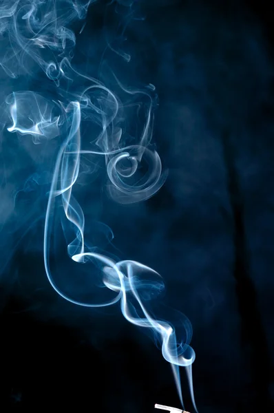 Ароматный воздержанный дым — стоковое фото