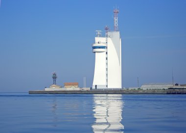 Sahildeki deniz feneri