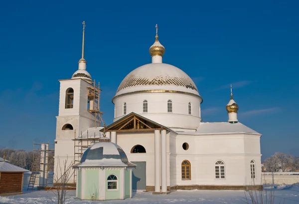 White church. An orthodox female monastery — Stock Photo, Image