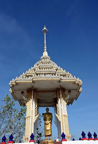 Буддийская статуя монаха — стоковое фото