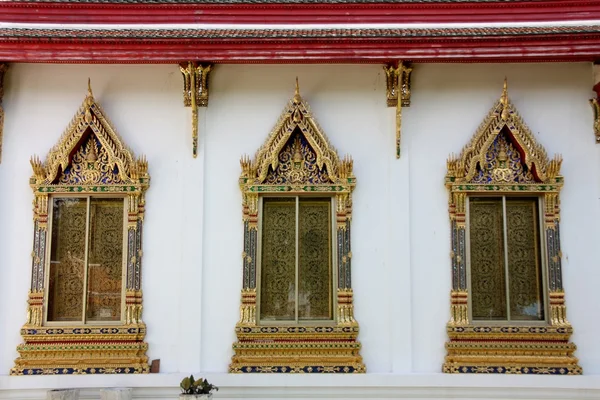 Вікна храму — стокове фото