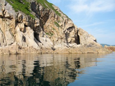 Japon deniz kıyısında kayalar