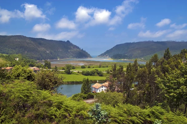 Villaggio nelle Asturie — Foto Stock