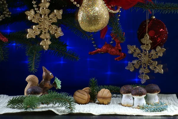 Bajo el árbol de Navidad — Foto de Stock