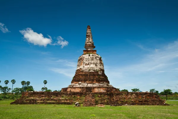 O pagode em wat Maheyong, Ayutthaya — Fotografia de Stock