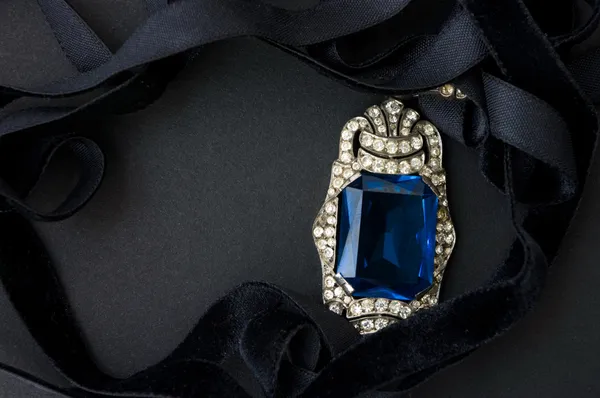 Perhiasan dengan kaca ultramarine — Stok Foto