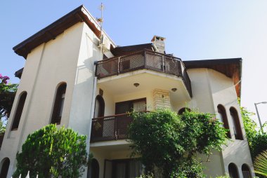 Türkiye'de modern tatil villa görünümünü