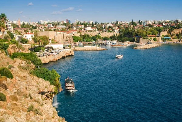 Hermosa vista del puerto de Antalia — Foto de Stock