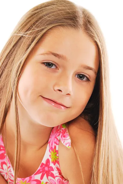 Kleines blondes Mädchen mit langen Haaren — Stockfoto