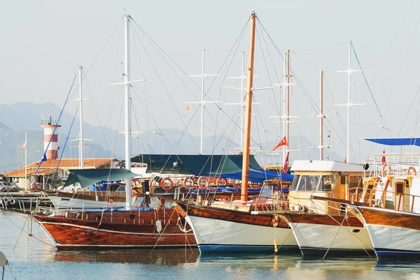Vackra marina view, segelbåtar i hamnen — Stockfoto