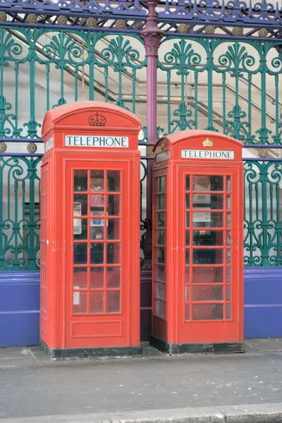 Δύο τηλεφωνικά κιβώτια — Φωτογραφία Αρχείου