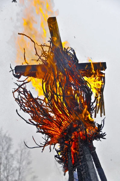 Cross in the fire (burning of maslenitsa) — Stock Photo, Image