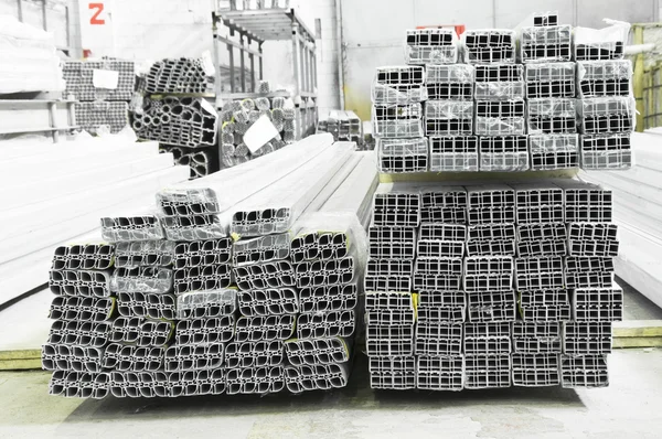 Lager av en aluminiumprofil — Stockfoto