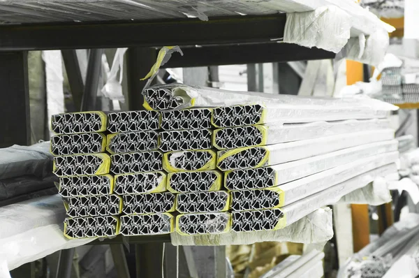 Lager av en aluminiumprofil — Stockfoto