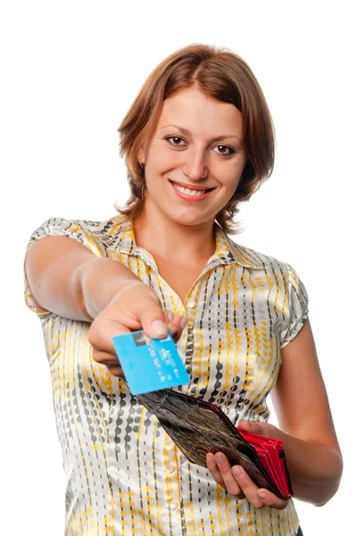 微笑的钱包和信用卡在手中的女孩 — 图库照片