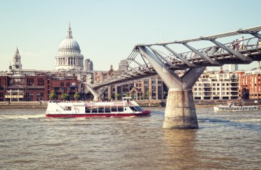 St paul's Katedrali ve millennium Köprüsü