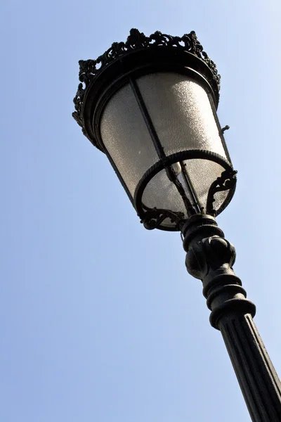 오래 되 고 새로운 lampposts 가로등 — 스톡 사진