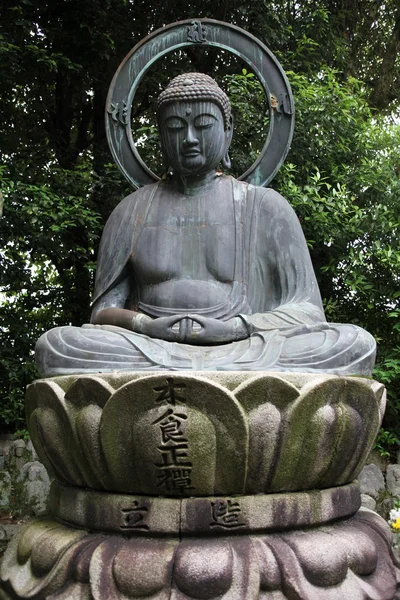 En staty av buddha — Stockfoto
