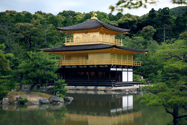 Кинкакудзи Рокуондзи в Киото
