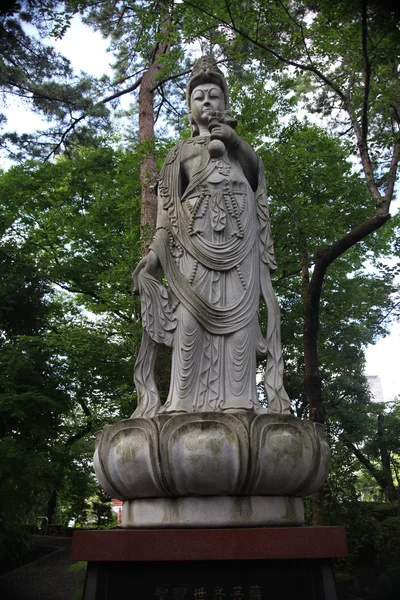 Статуя буддийского святого — стоковое фото