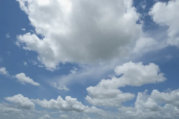 Chmury — Zdjęcie stockowe