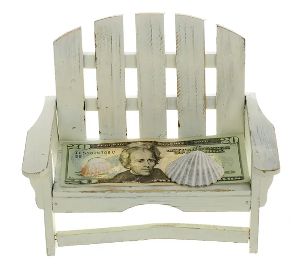 シェルと木製の椅子の 20 ドル札 — ストック写真