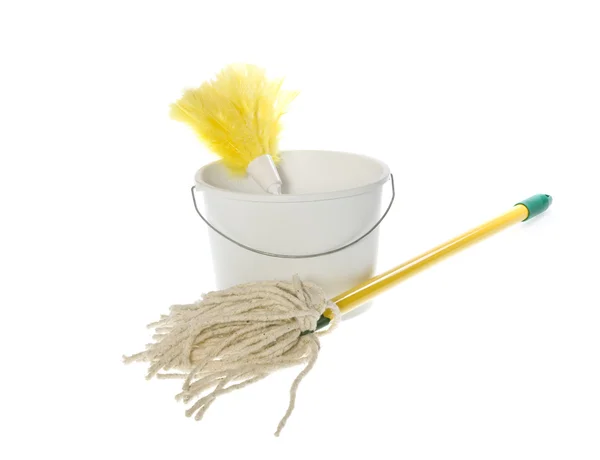 temizlik malzemeleri: kova, paspas ve tüy silgi